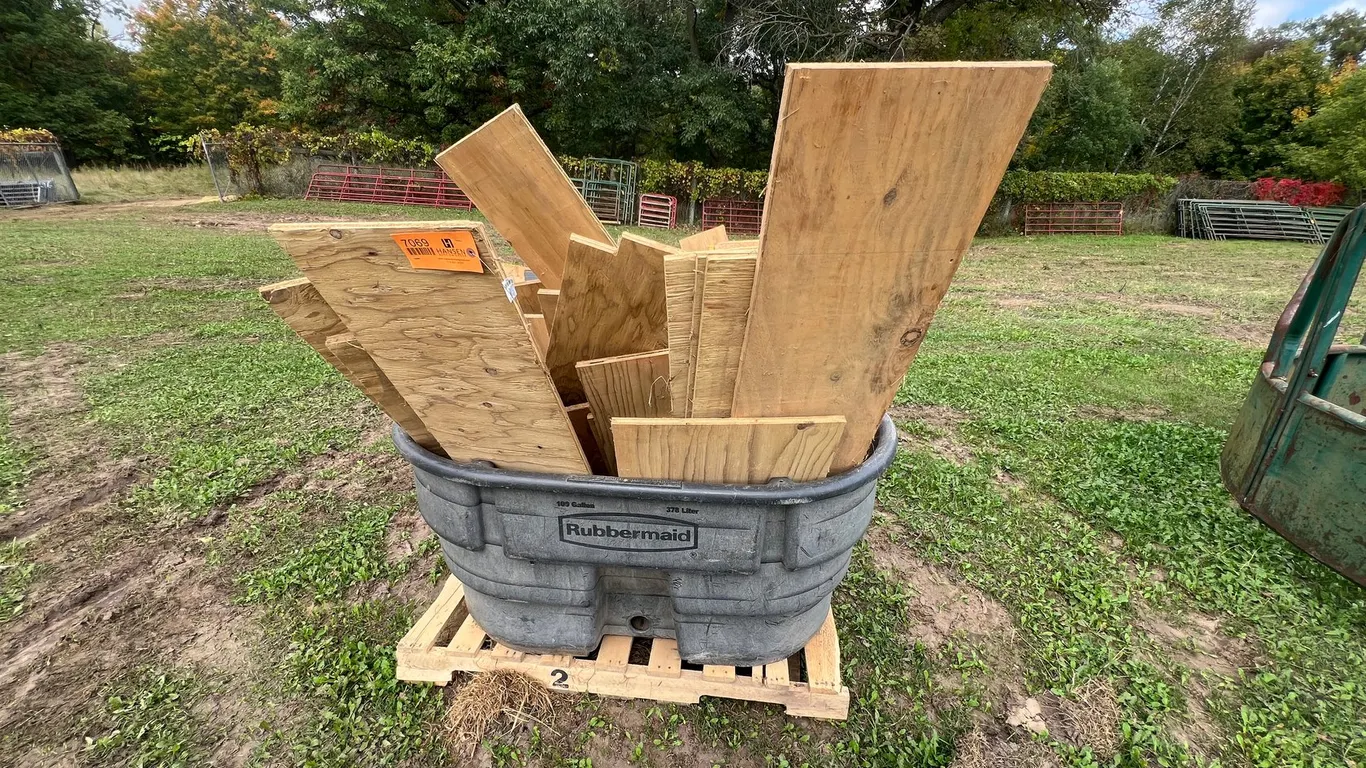 Contents of lot