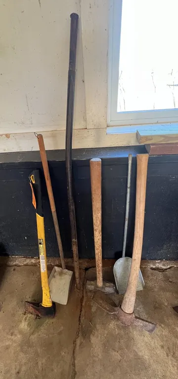 (6) Mauls, Hoe, Pooper Scoopers, and Pry Bar