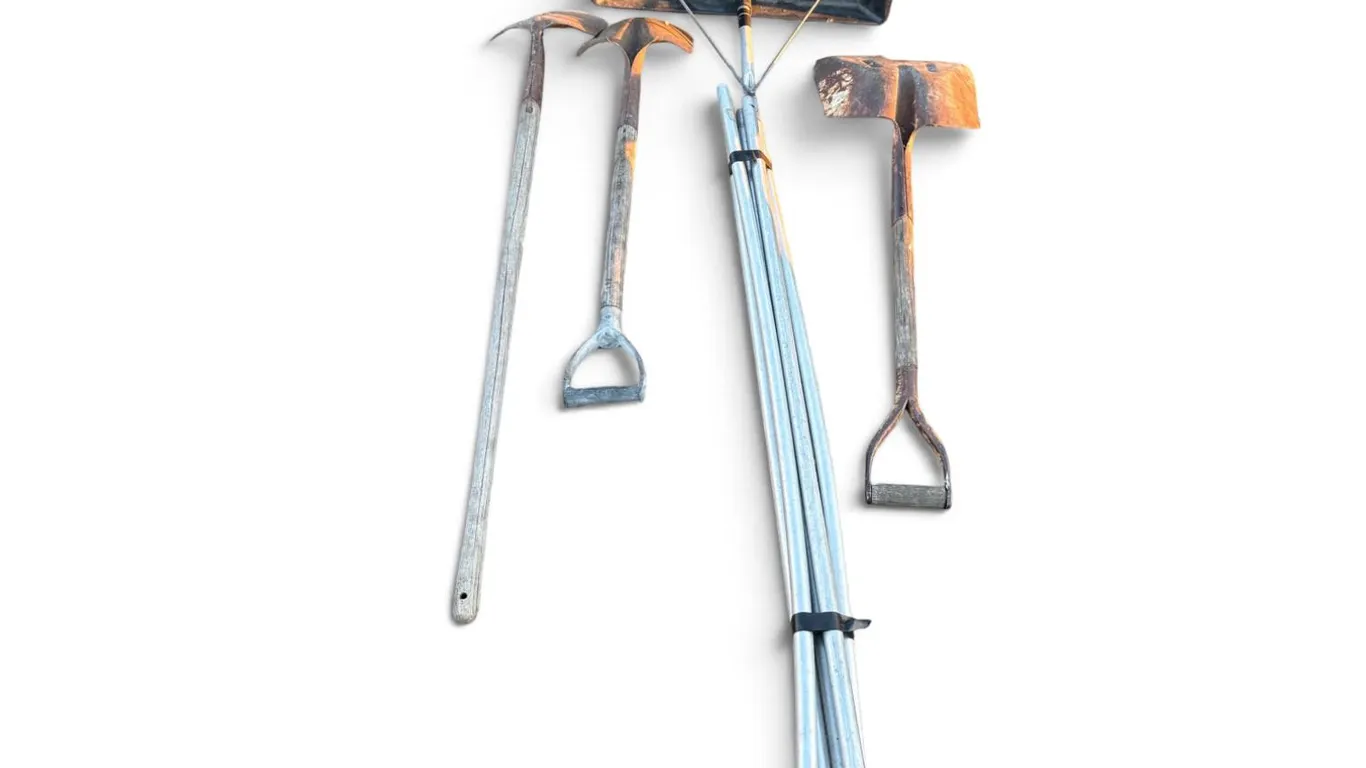 Pallet of shovels plus snow scraper shovel
