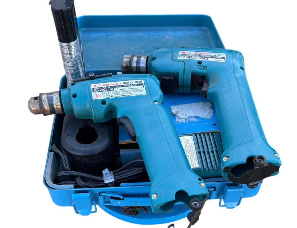 Makita Cordless Drill with Battery and Charger