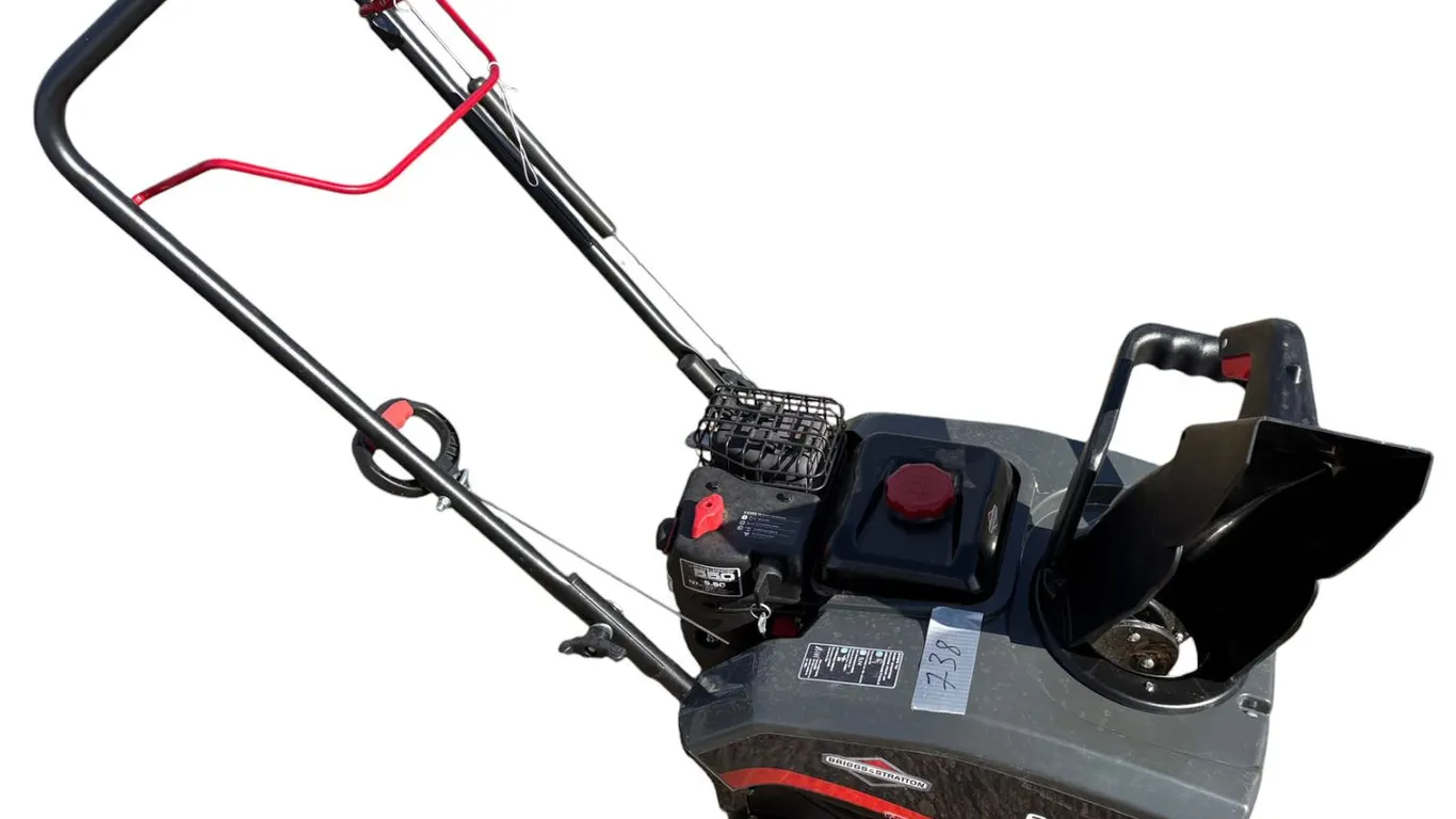 Briggs & Stratton model 618 snow blower 18 inch with 127 cc gas engine - new shape