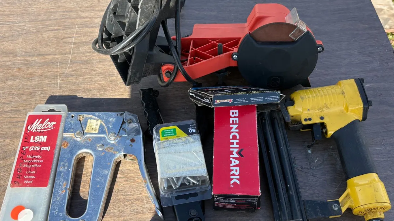 Electric chainsaw sharpener, staple gun with staples, Benchmark nail gun, rivet gun