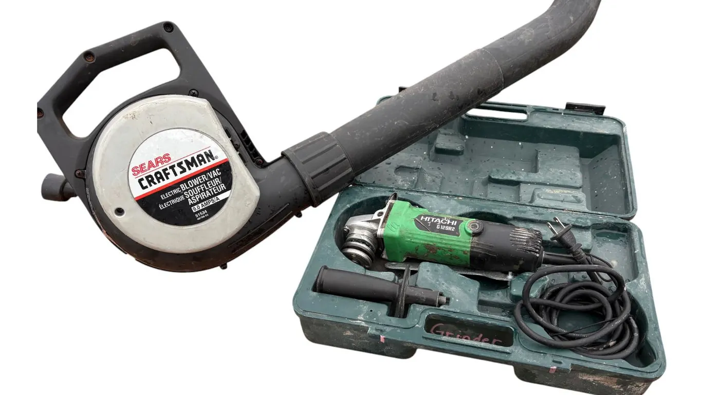 Hitachi angle grinder with Craftsman Blower / Vac