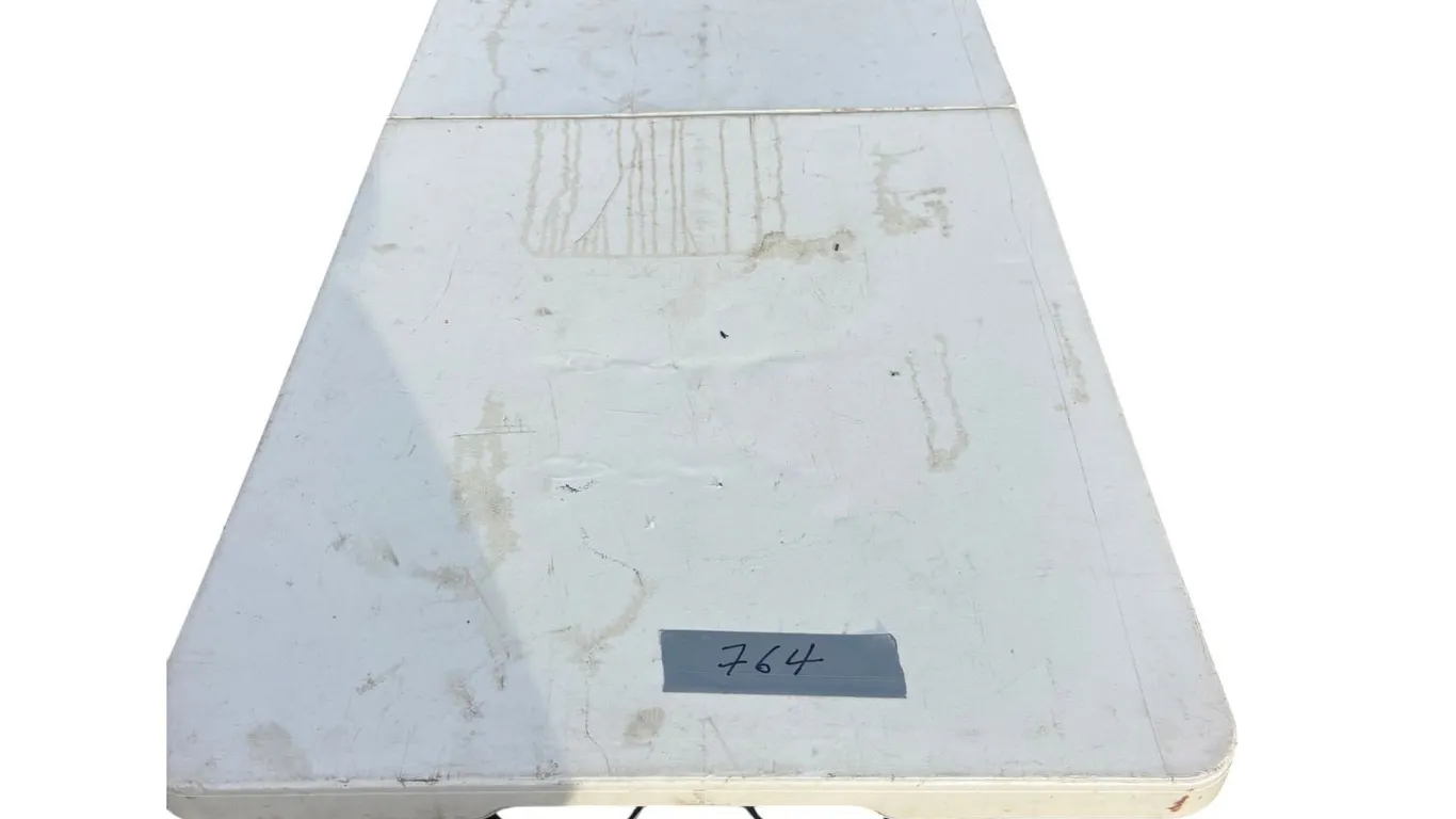 Plastic table