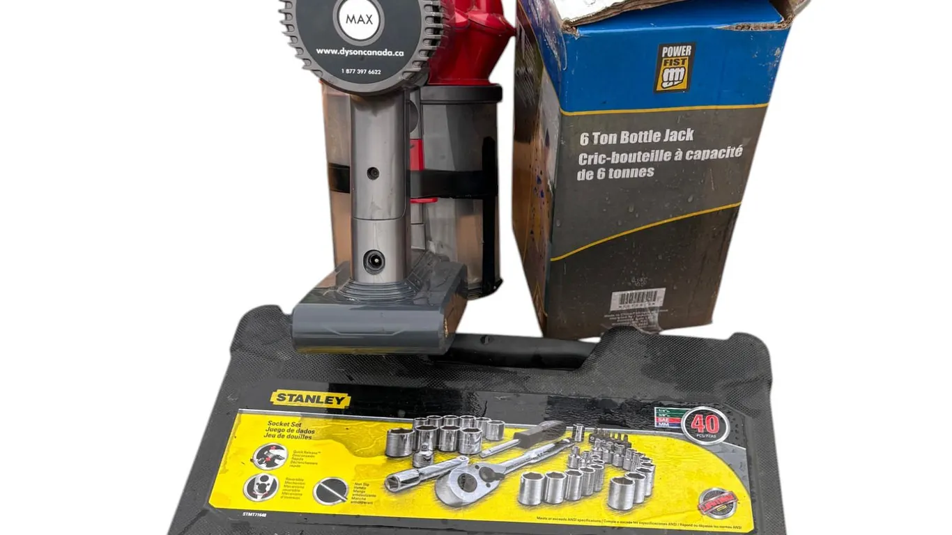 Fist 6 ton bottle jack (new), Dyson Vac, Stanley 40 piece socket set