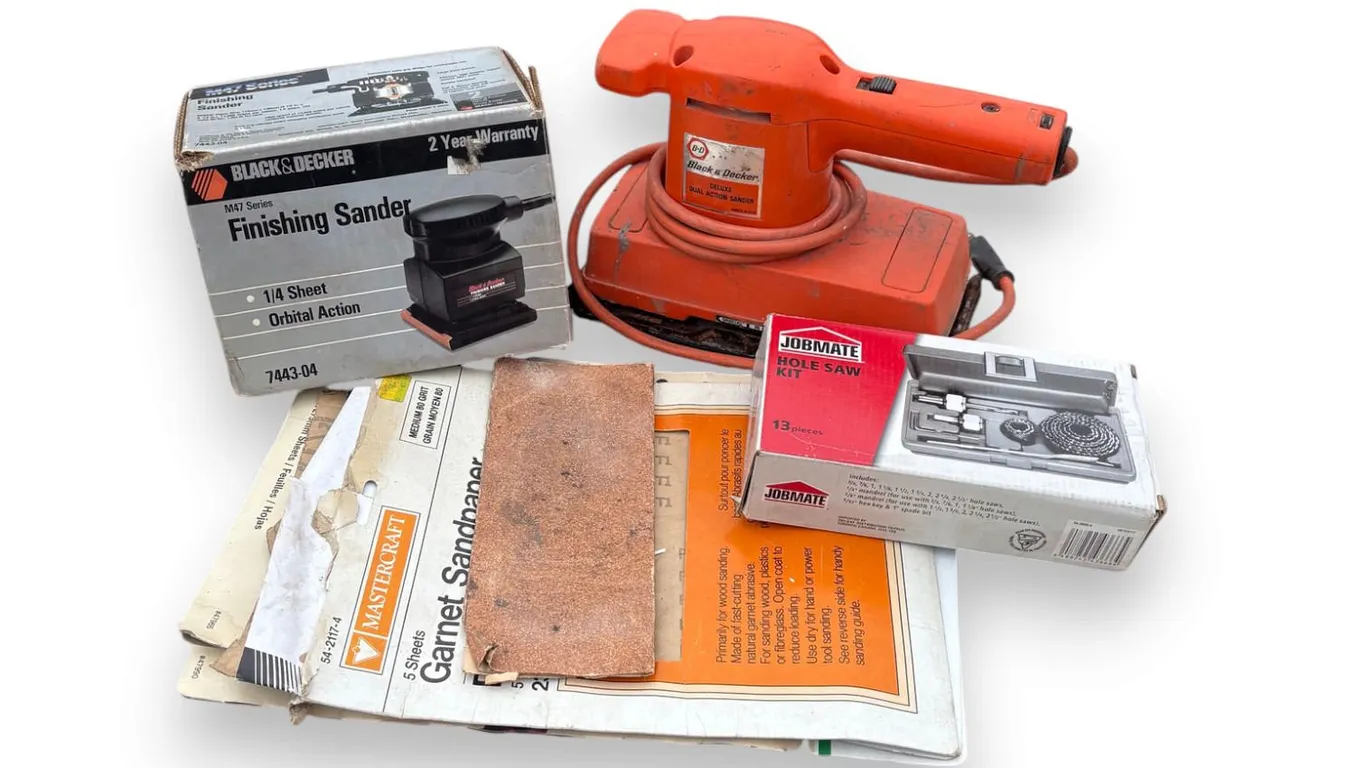 Black and Decker Orbital Finish Sander with Action Sander and Sand Paper, Jobmate Hole Saw Kit (NEW