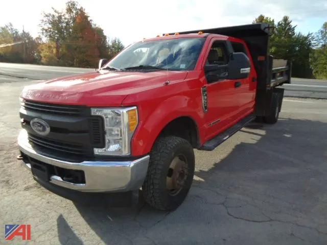 2017 Ford F-350XL Super Duty Crew Cab Pickup Truck