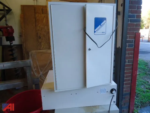 Sellstrom Ultra Violet Germicidal Cabinet