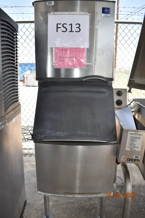 Ice Machine with Storage