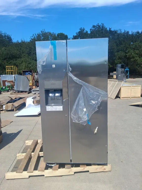 Frigidaire Refrigerator