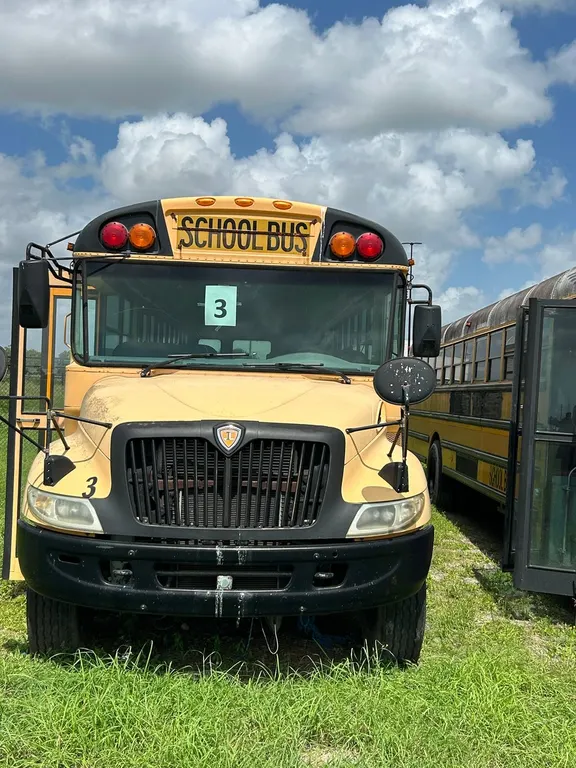 2007 International School Bus - Will Need to be Towed