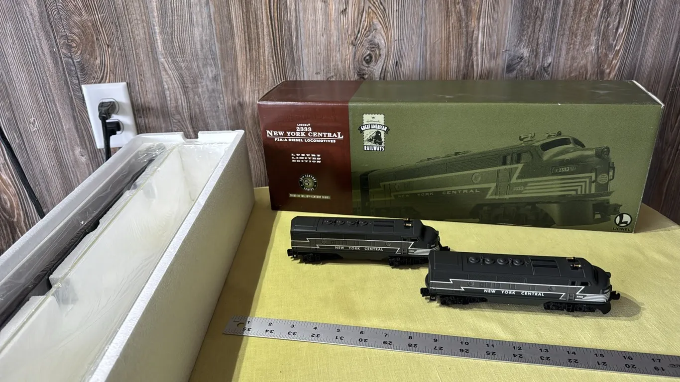 Hallmark Lionel 2333 New York Central Locomotives