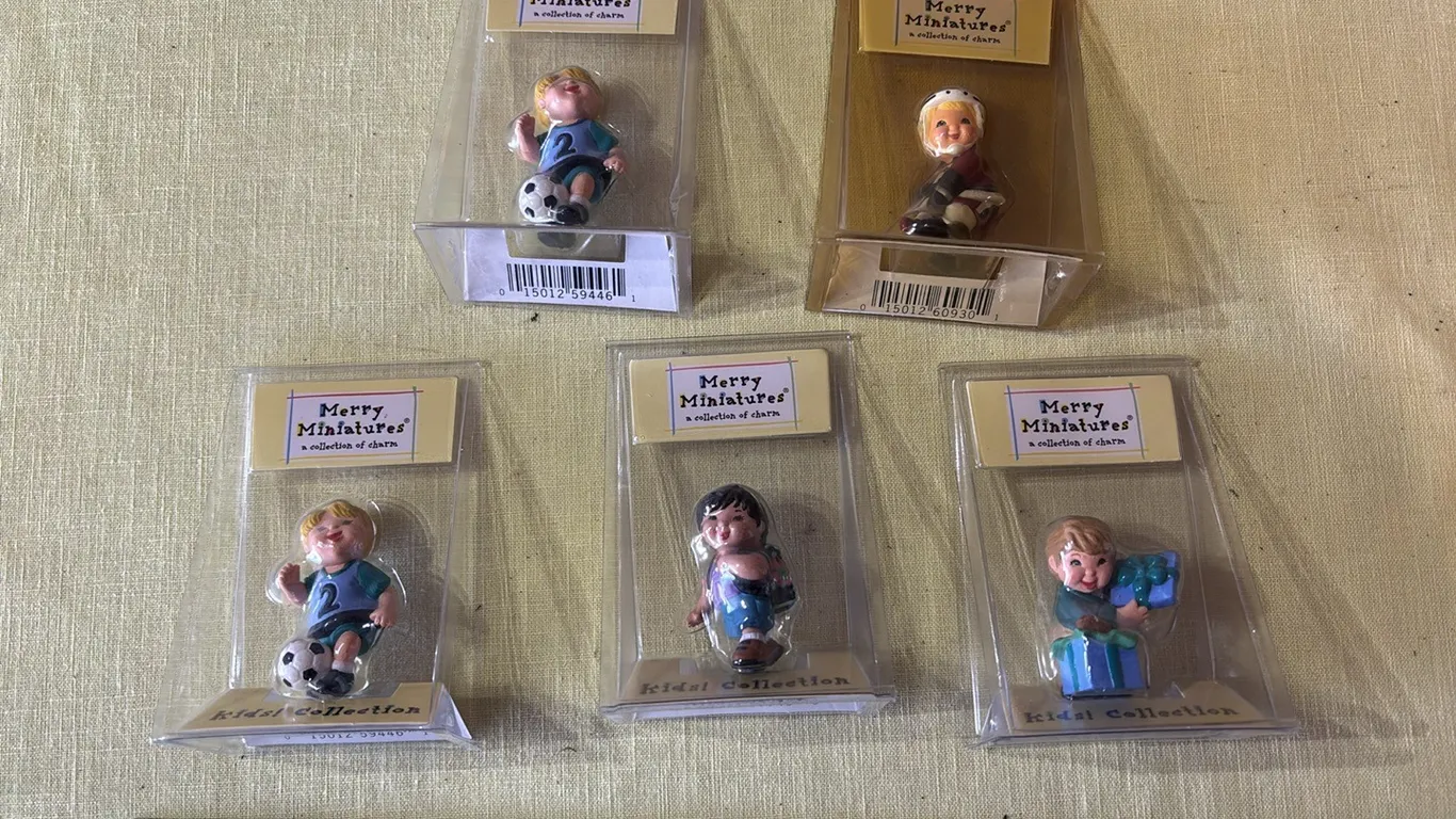 Hallmark merry miniatures