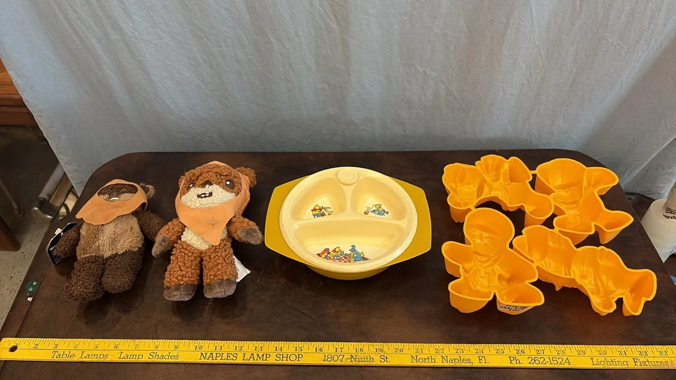 Duck Tales Jello Molds, Winnie the Pooh Dish & Star Wars Stuffed Animals