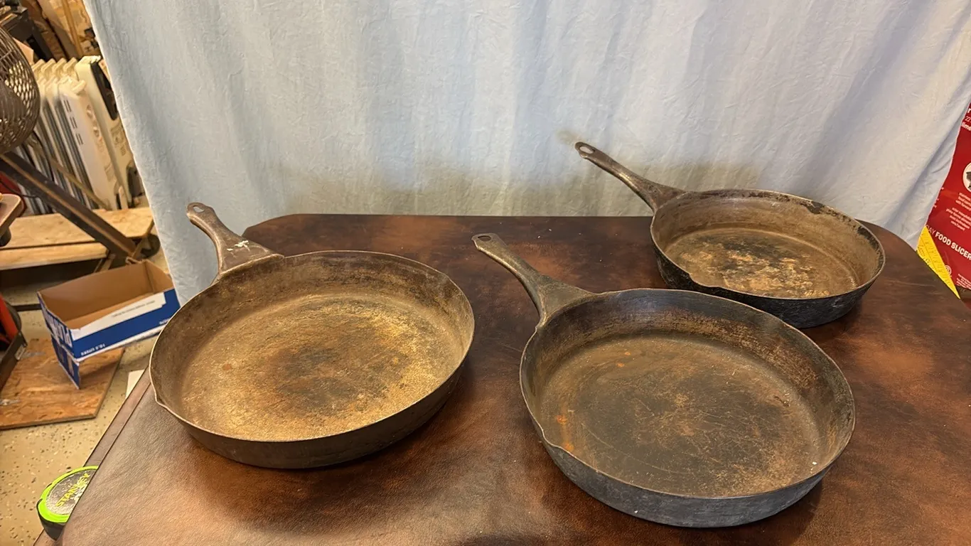 3- Vintage Aluminum Pans