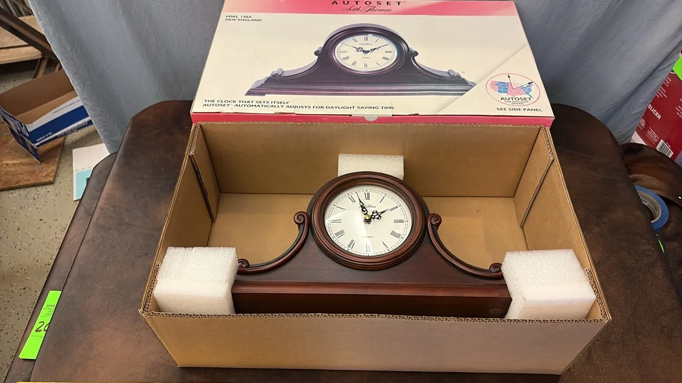 Seth Thomas Autoset Mantle Clock w/ Box