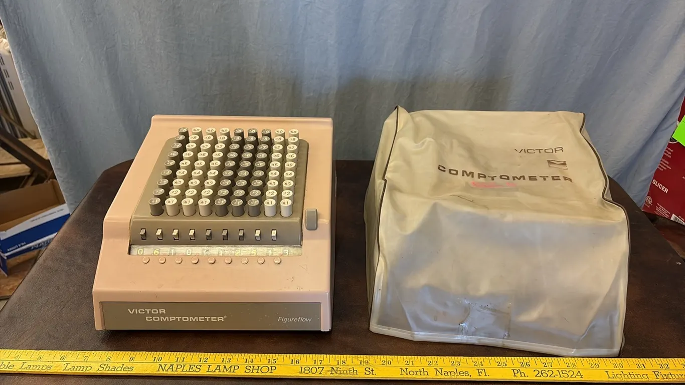 Victor Comptometer