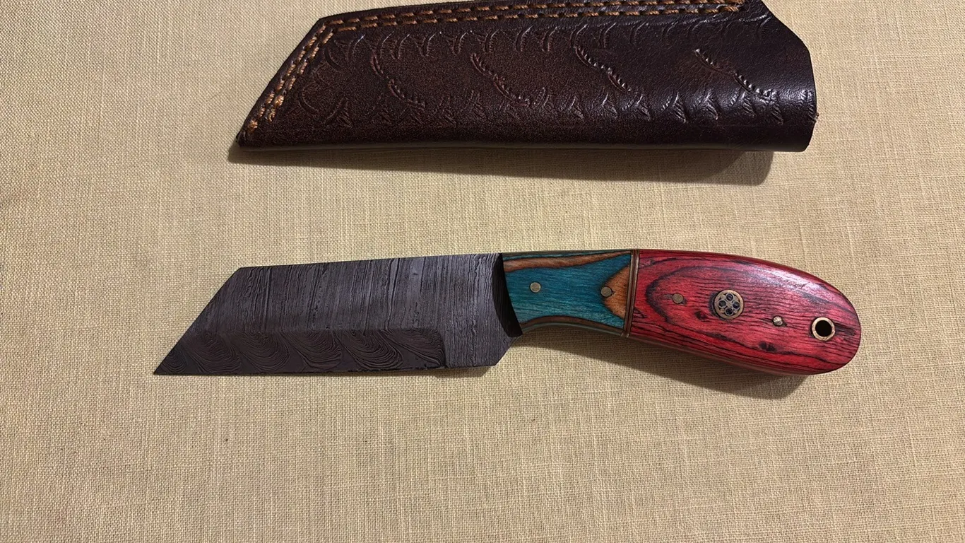 Damascus steel knife