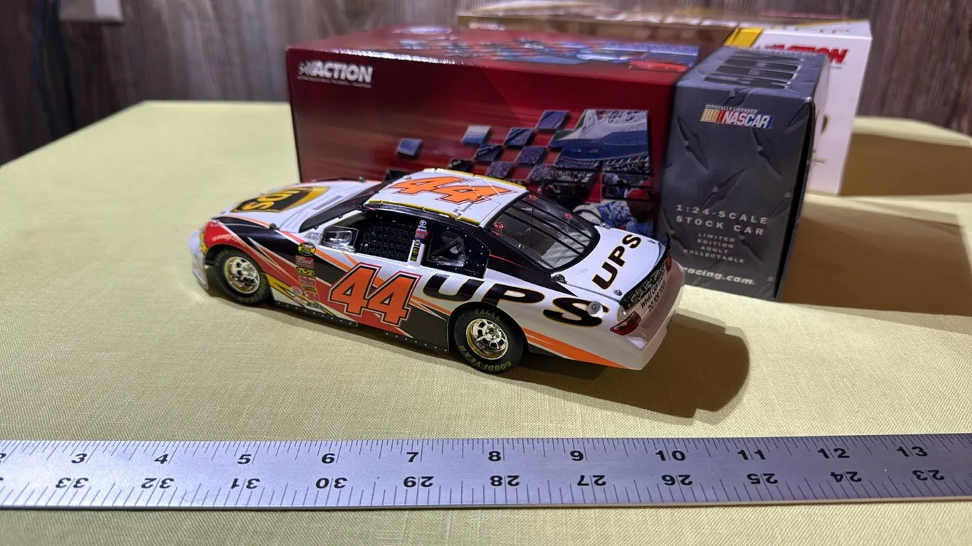 Dale Jarrett 2003 Taurus