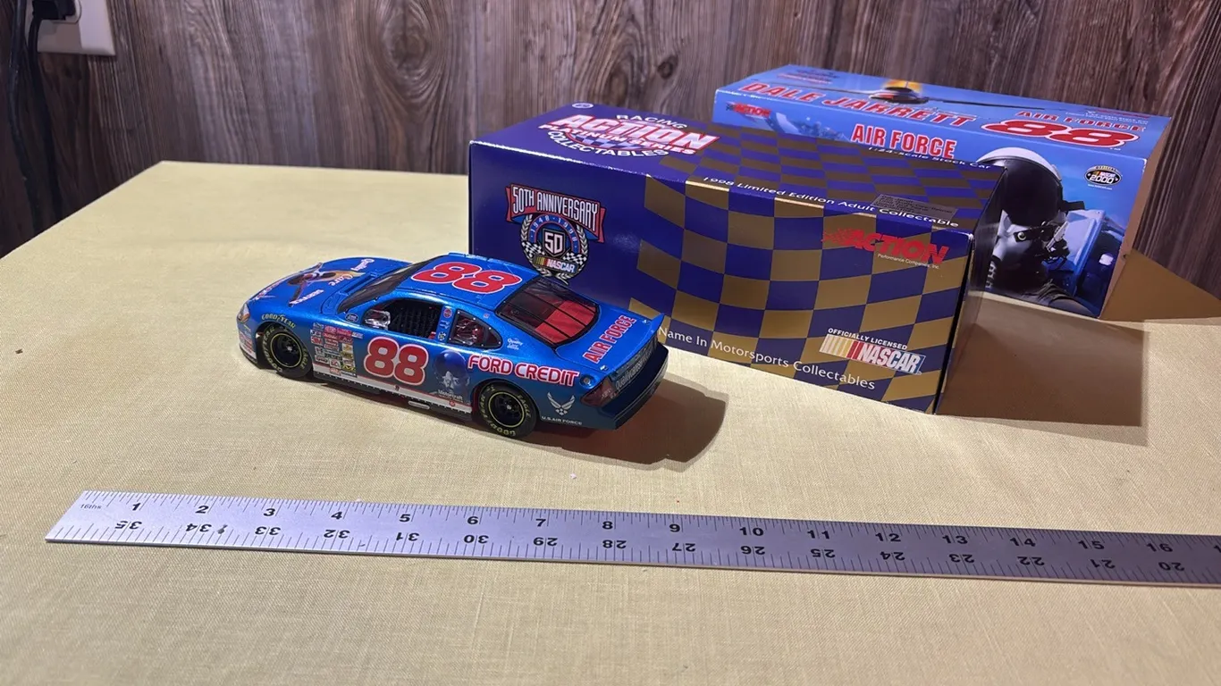 Dale Jarrett 1998 Ford Taurus