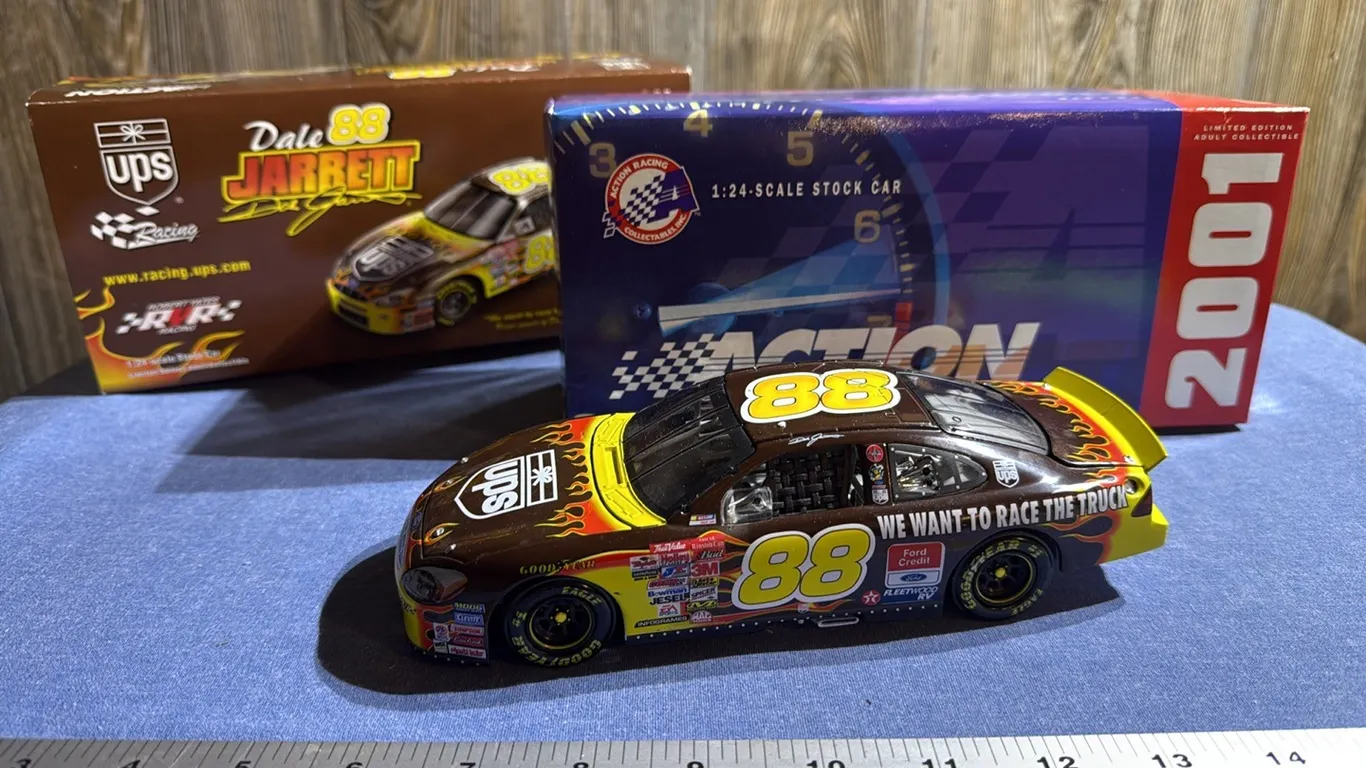Dale Jarrett 2001 Taurus