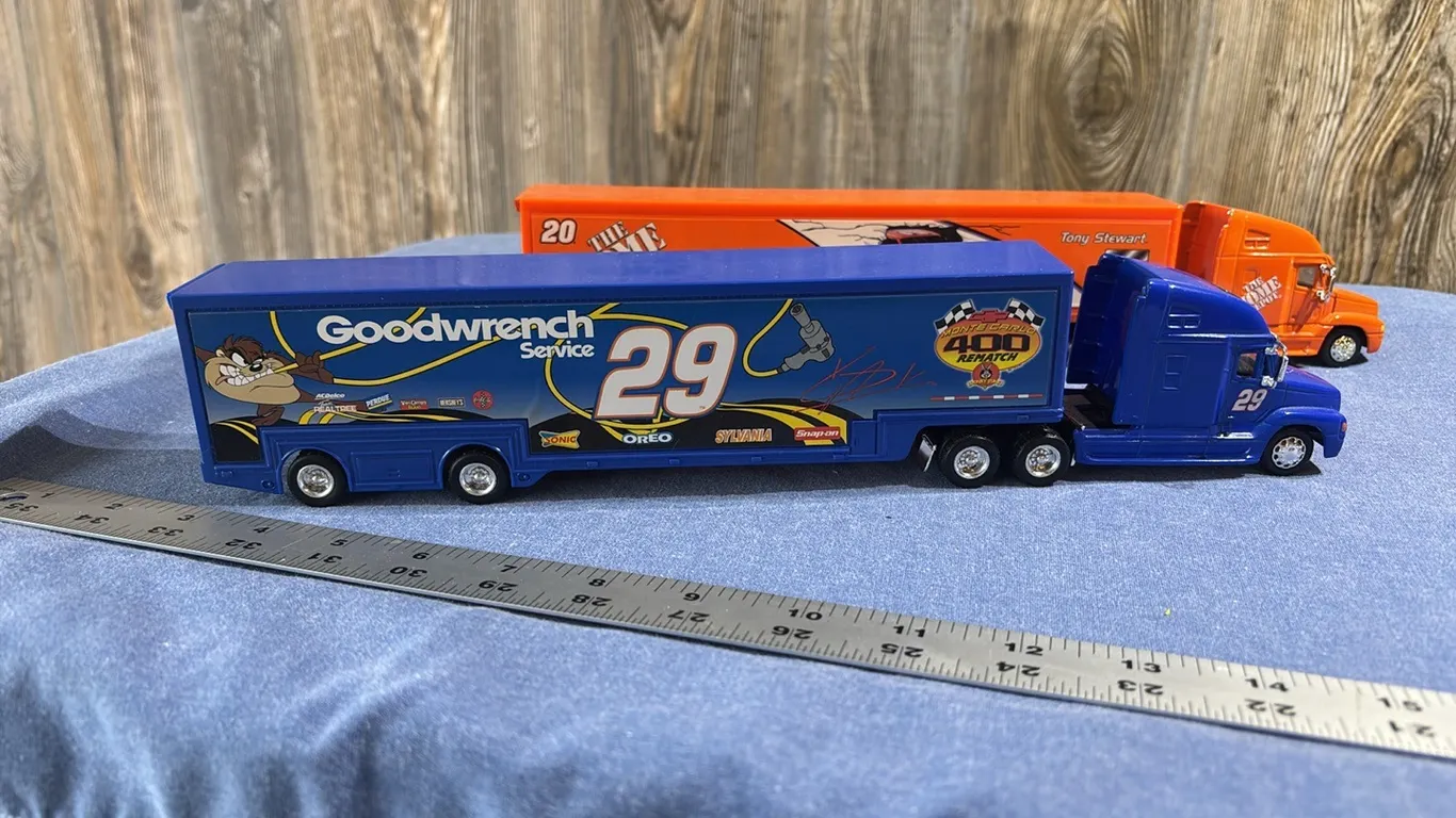 Kevin Harvick and Toney stewart semis