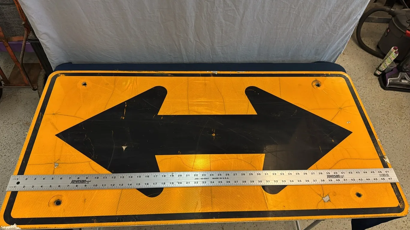 Arrow sign