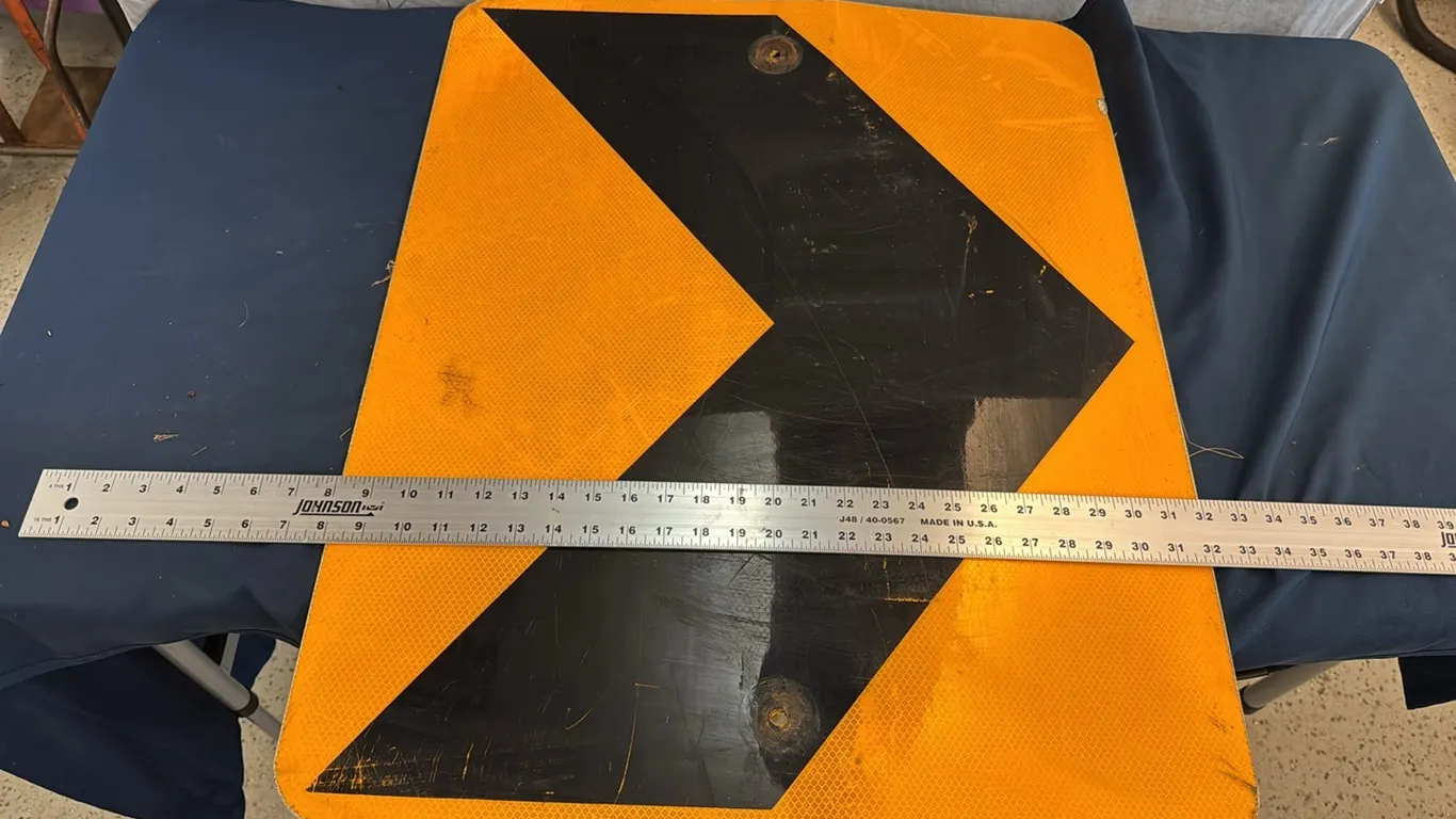 Arrow sign