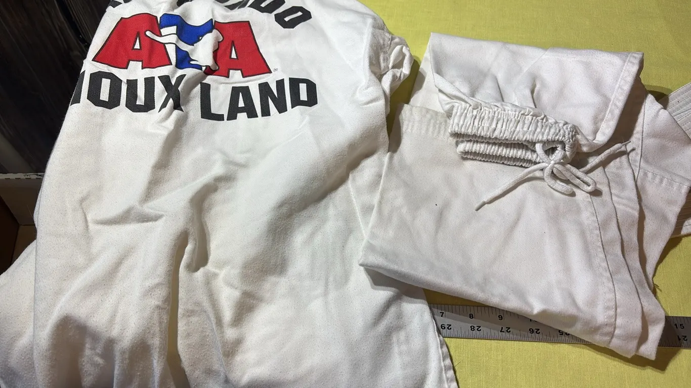 Martial arts uniform size 0