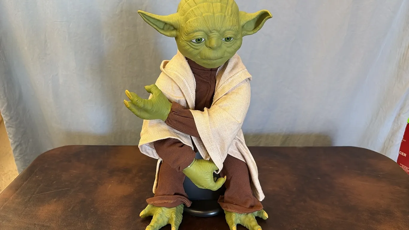 Electronic Yoda Figurine
