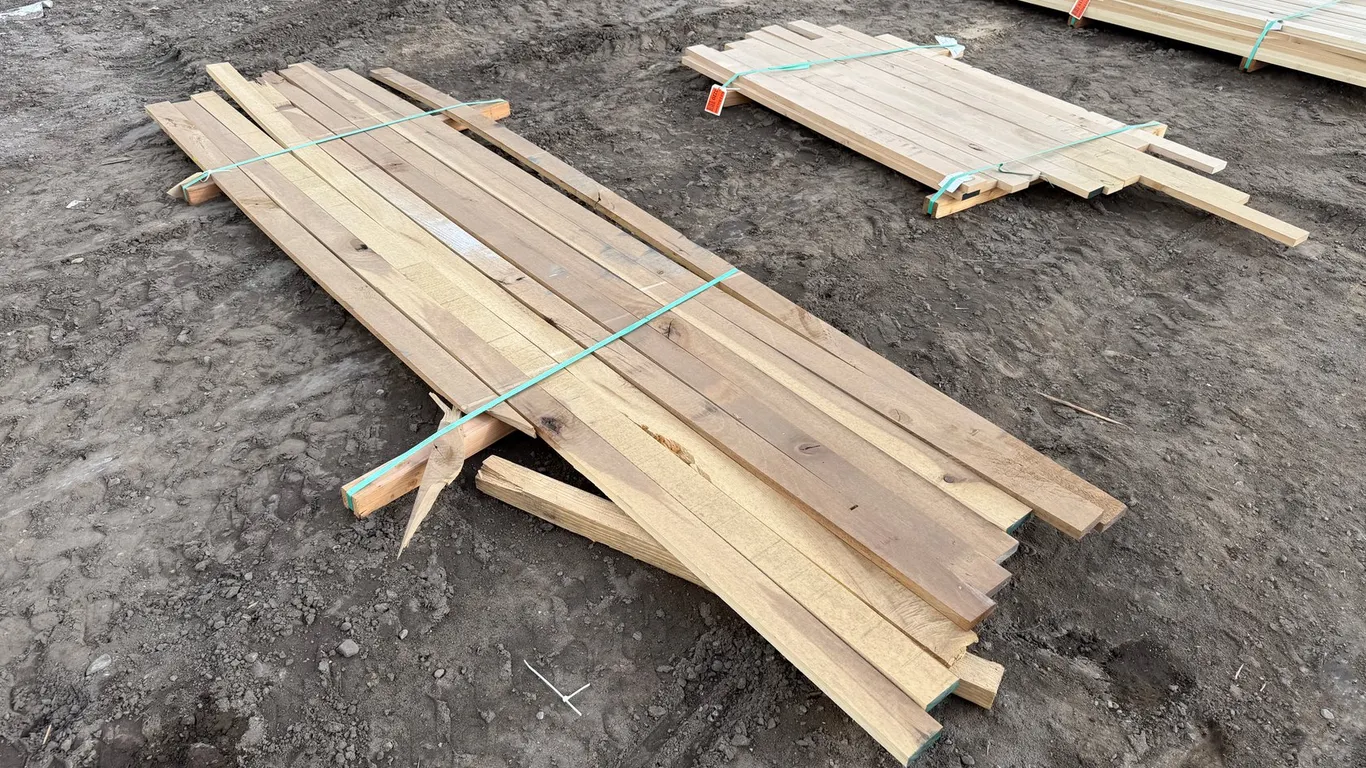 (10) 1 x 4 Kiln Dried Poplar Boards of Assorted Lengths