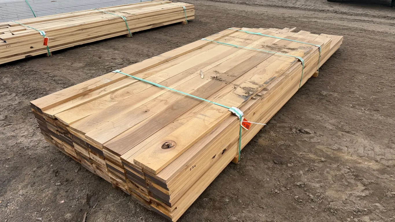 (106) 1 x 6 Poplar Boards of Assorted Lengths