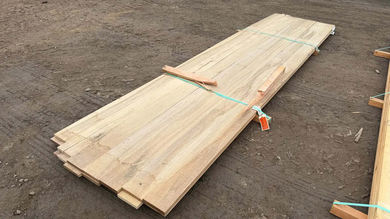(14) 1 x 6 x 14' Kiln Dried Poplar Boards