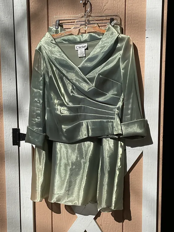 Two Women’s Formal Outfits: Cachet Green Ensemble & Papell Boutique Evening Set