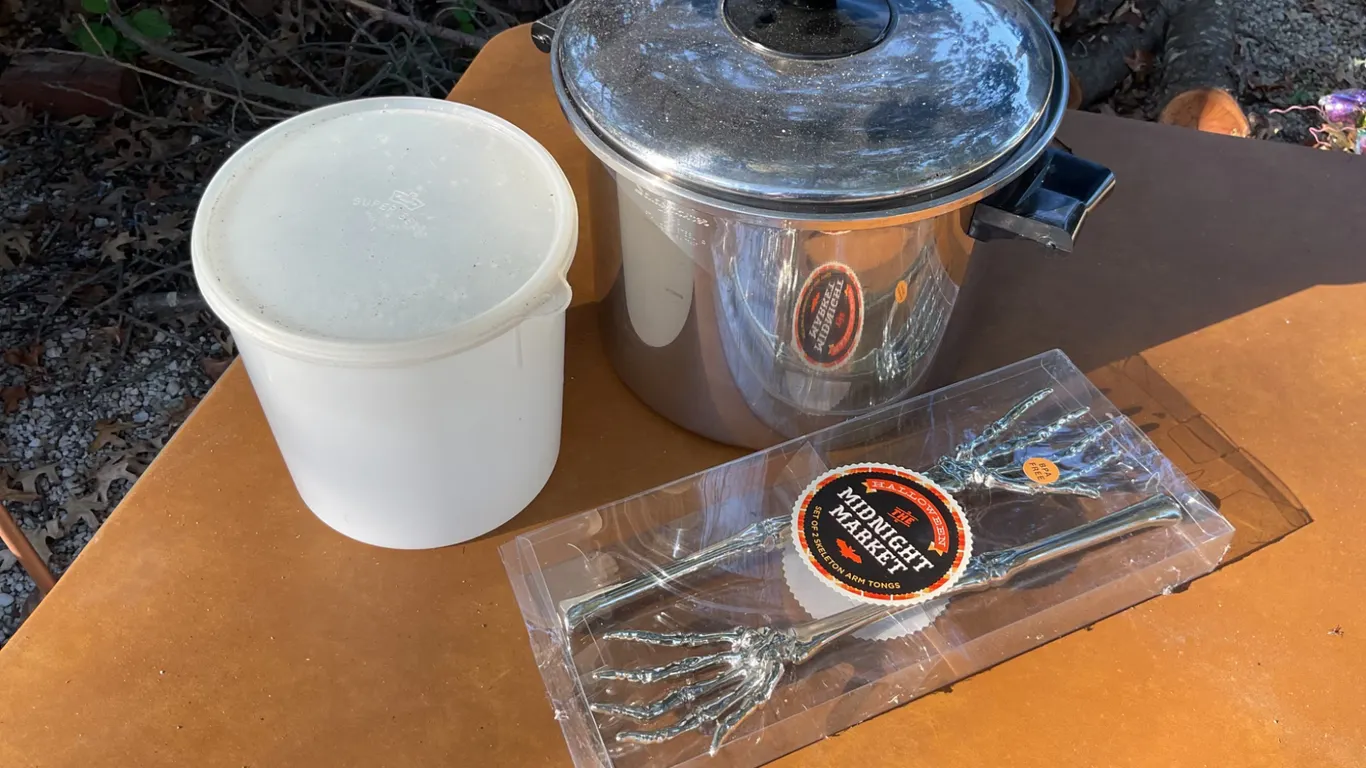 Saladmaster Stainless Steel Pot, Plastic Container, and Skeleton Tongs Set