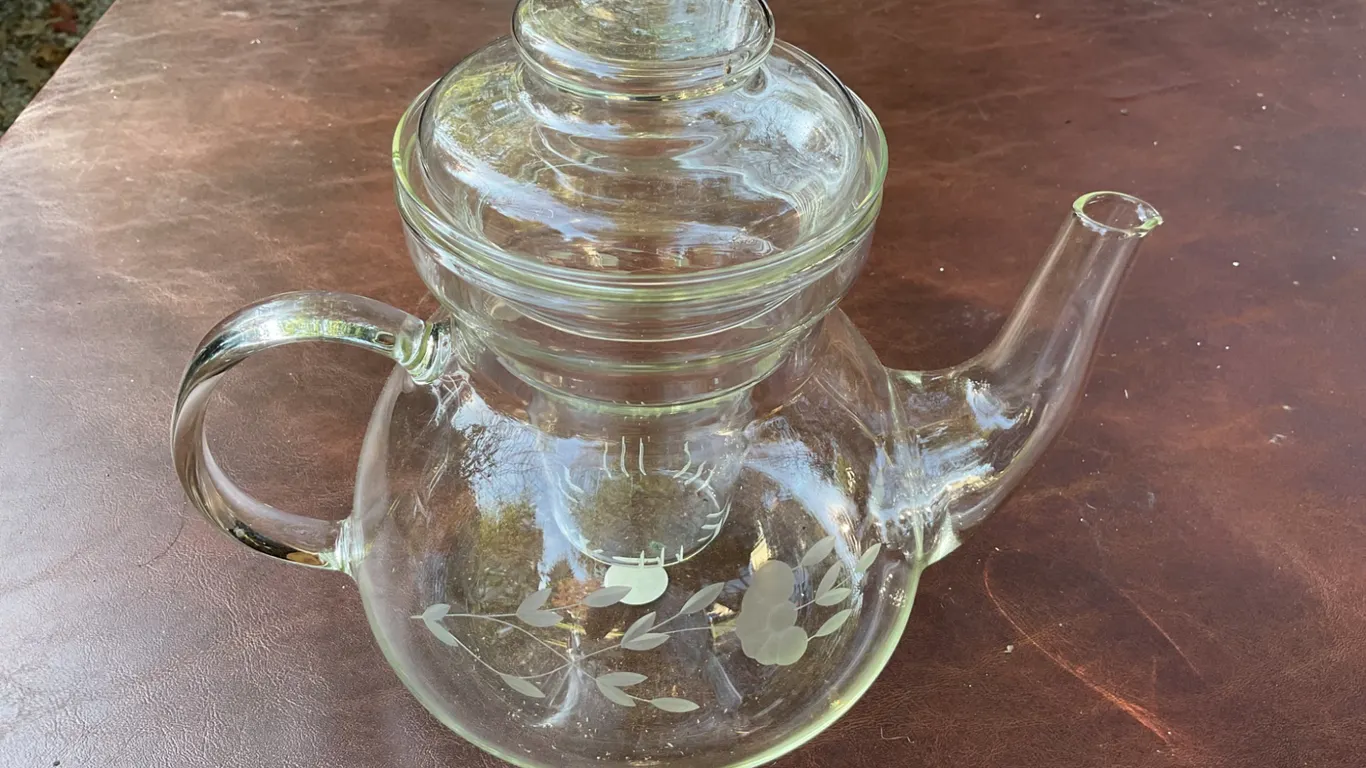Clear Glass Teapot With Etched Floral Design and Lid