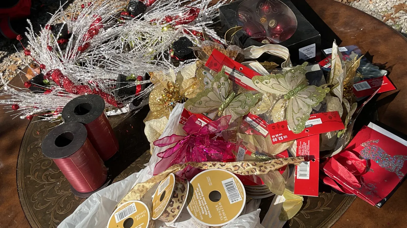 Christmas Decorations, Ribbons, Ornaments, and Wreath Decor