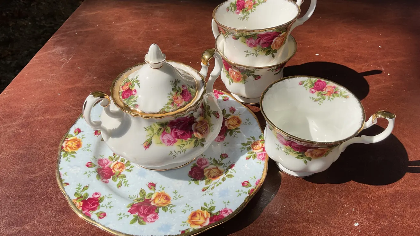Royal Albert Old Country Roses Blue Damask Tea Set, 1960s