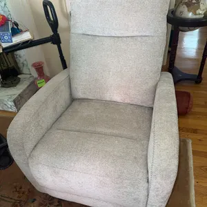 Contemporary power recliner