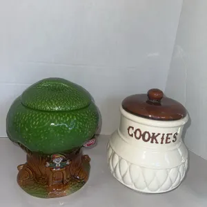 Vintage cookie jars – KEEBLER etc.