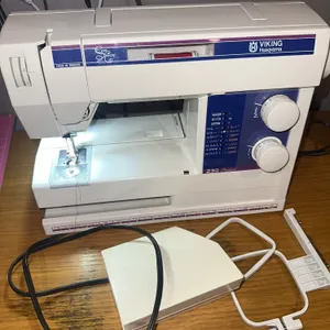 Viking HUSQVARNA sewing machine – model 230