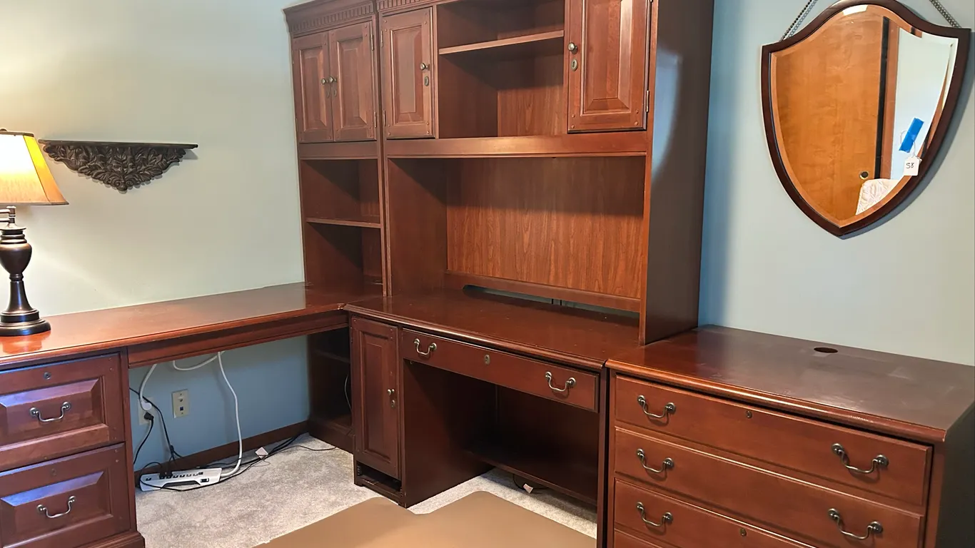 Executive Office Furniture Set