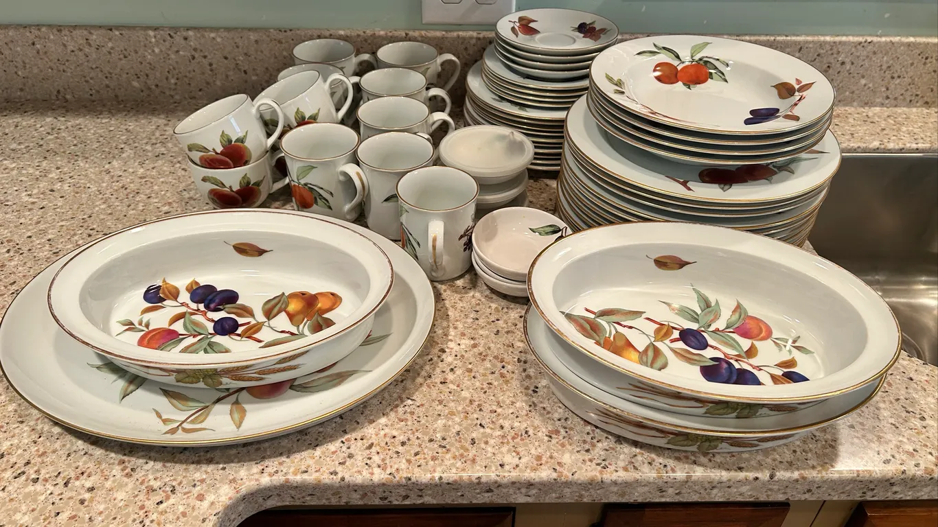 Eversham Fine Porcelain Dishware
