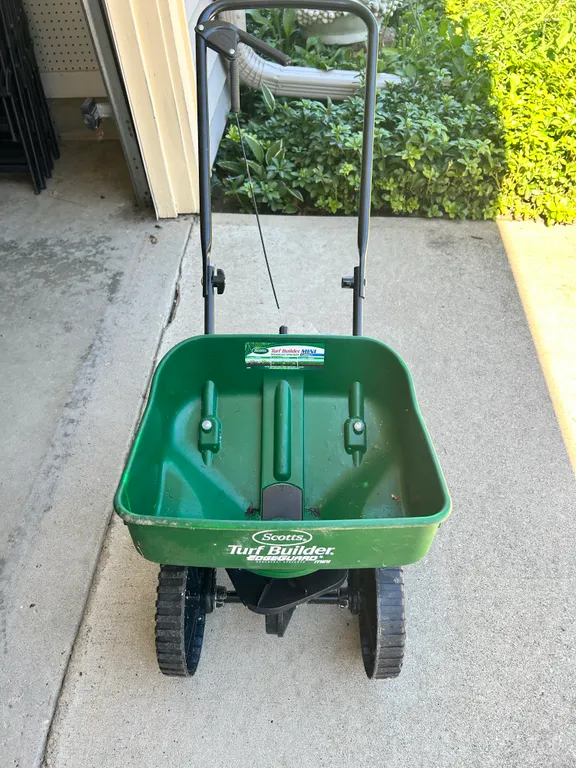 Lawn Spreader