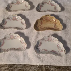 6 Floral bone dishes