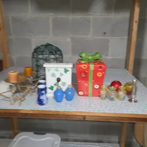 Miscellaneous decor