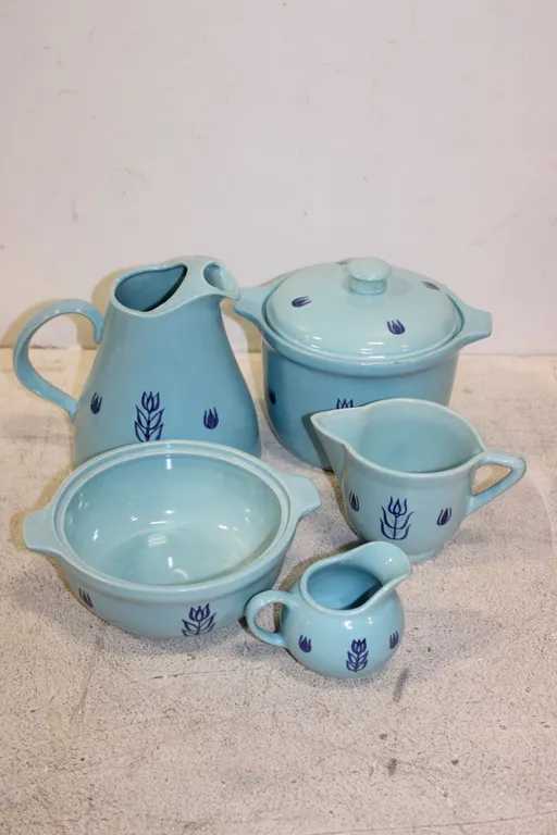 USA Pottery Pitchers & Casseroles