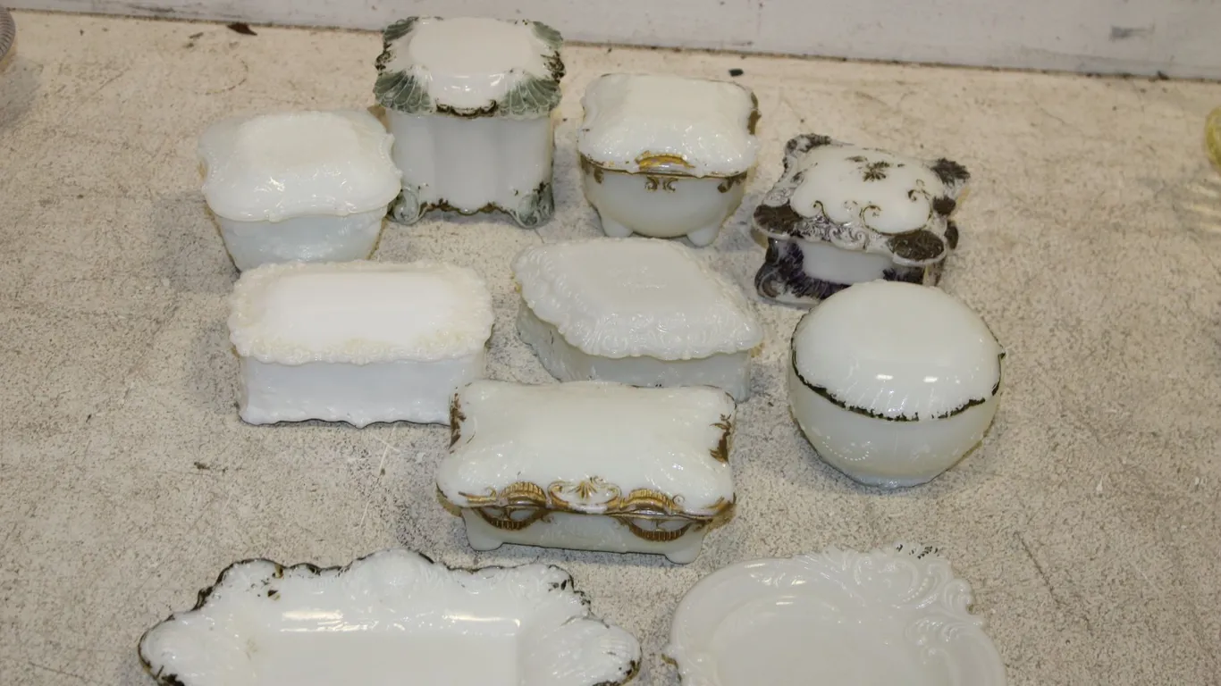 Milk Glass Trinket Boxes & Dishes
