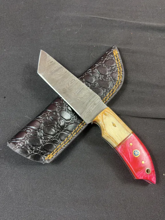 Damascus Steel Knife and Leather Sheath