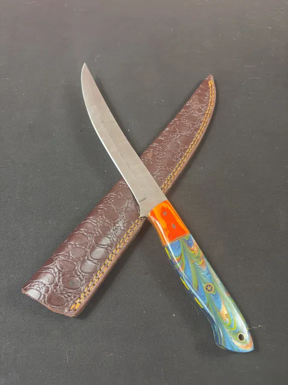 Damascus Steel Knife and Leather Sheath